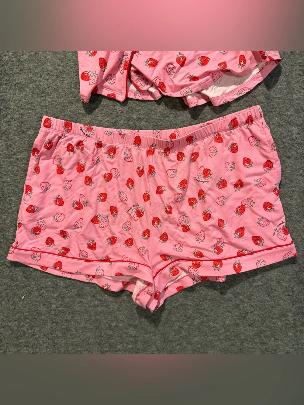 Kate Spade 2 piece Pajama Set Womens XL Pink Strawberries Shirt Shorts Boxers